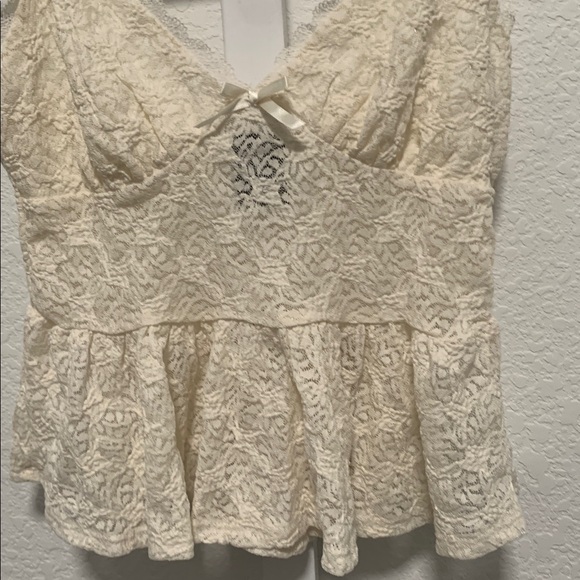 New with Tags Y2K Style Windsor Cream Lace Tank Top - Picture 3 of 8